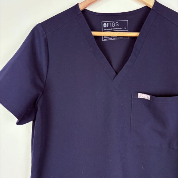 FIGS Women Navy Catarina V-Neck One-Pocket Technical Scrub Top - Picture 2 of 8
